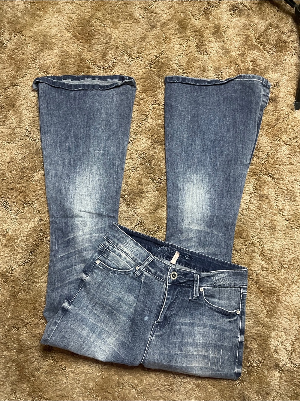 Hydraulic‎ High Rise Flare Jean Size 6